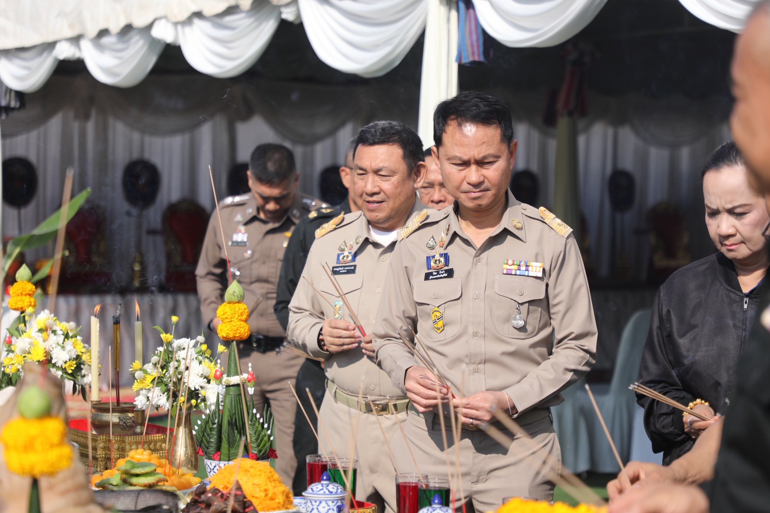 title - ส.ป.ก. เข้าร่วมพิธีเปิดสำนักงานฯ พร้อมมอบเอกสารสิทธิ์ การใช้ประโยชน์ที่ดิน (ส.ป.ก.) และประชุมการติดตามการดำเนินงานตามแผนปฏิบัติการพัฒนาพื้นที่สถานีวิจัยการเกษตรและพัฒนาโครงการหลวงโนนดินแดง ณ จังหวัดบุรีรัมย์